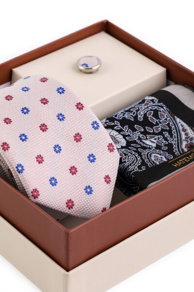 Bej Üçlü Yaka Rozeti Kravat Mendil Set - 5