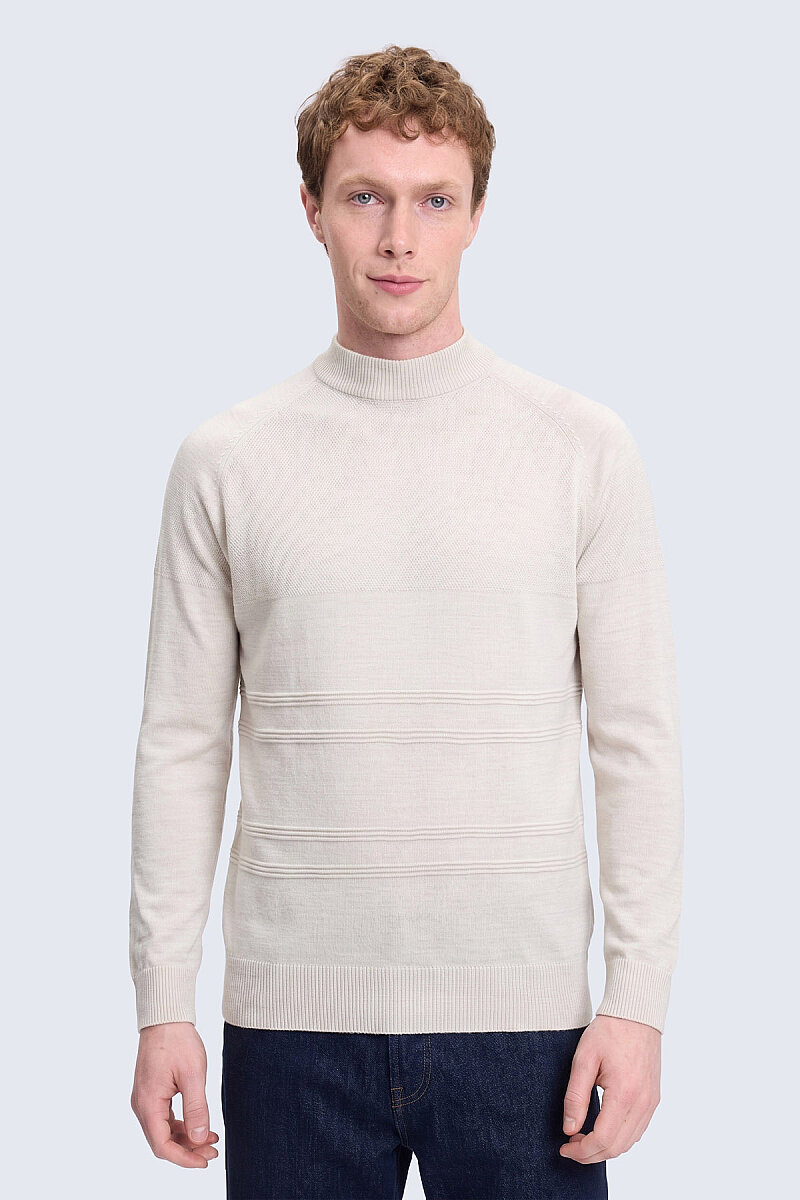 Bej Regular Fit Çeyrek Balıkçı Yaka Yünlü Triko Kazak