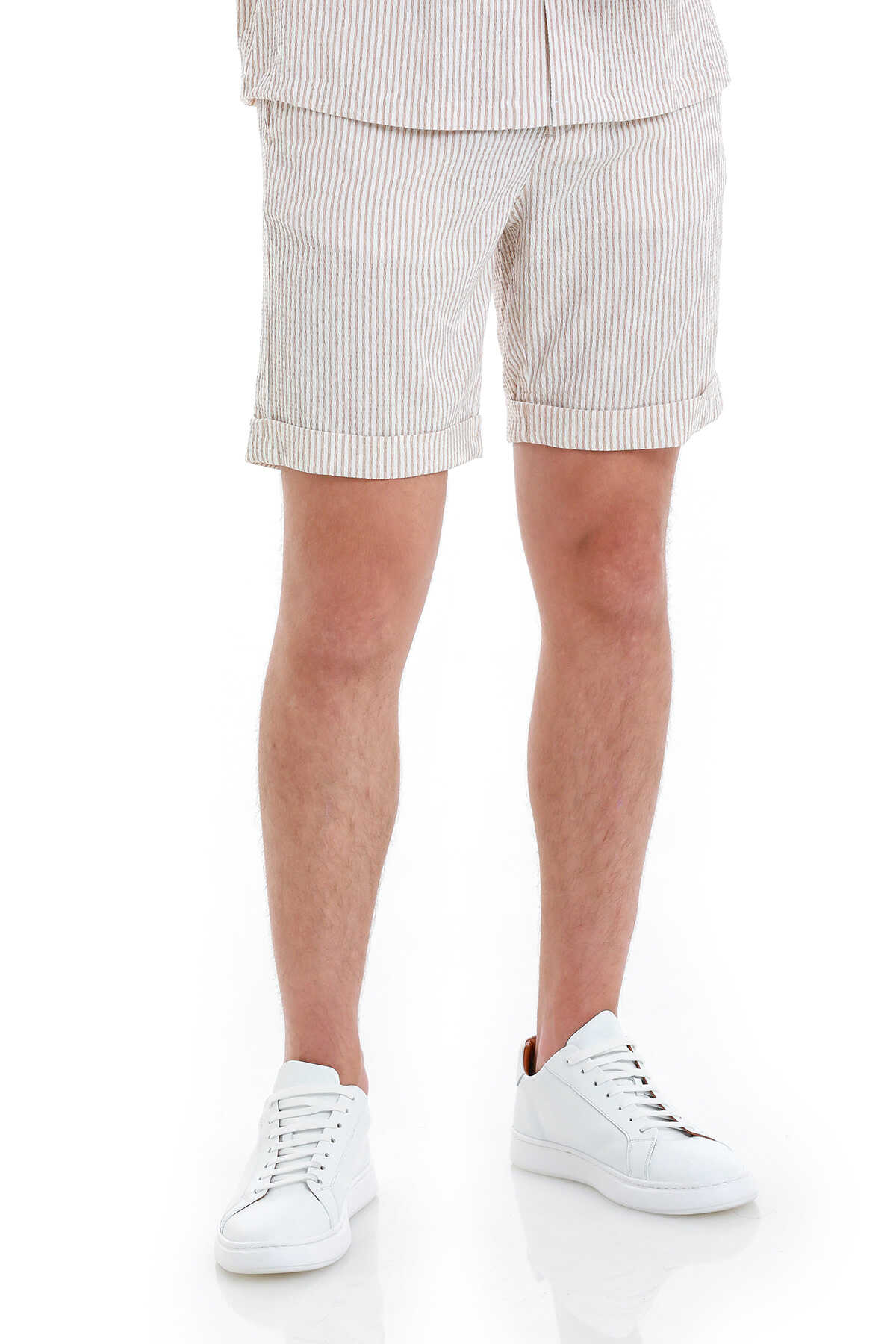 Bej Regular Fit Çizgili Yandan Cepli Şort - 1