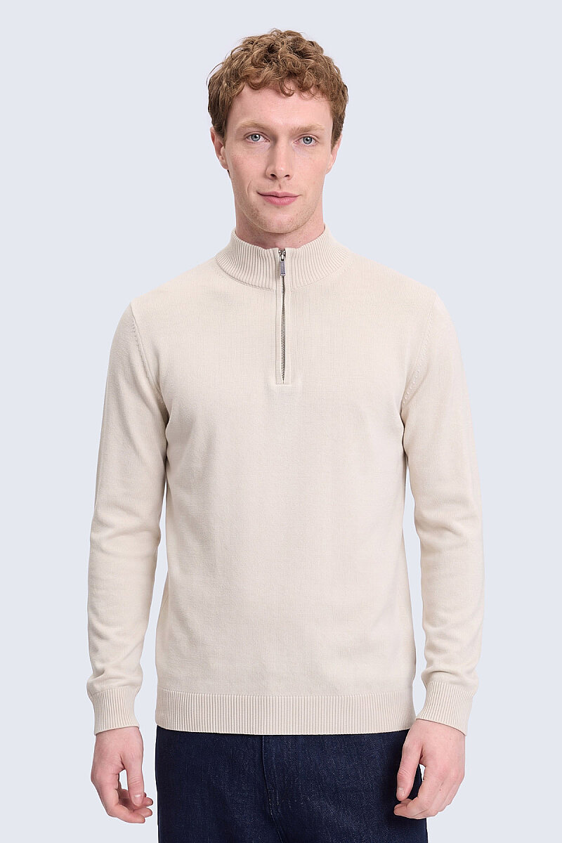 Bej Regular Fit Fermuarlı Yarım Balıkçı Yaka Rayon Kazak