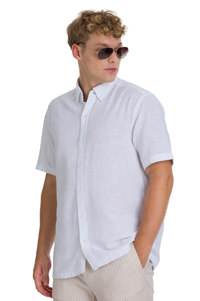 Beyaz Comfort Fit 100% Pamuk Düğmeli Yaka Kısa Kollu Pamuk Gömlek - HTML