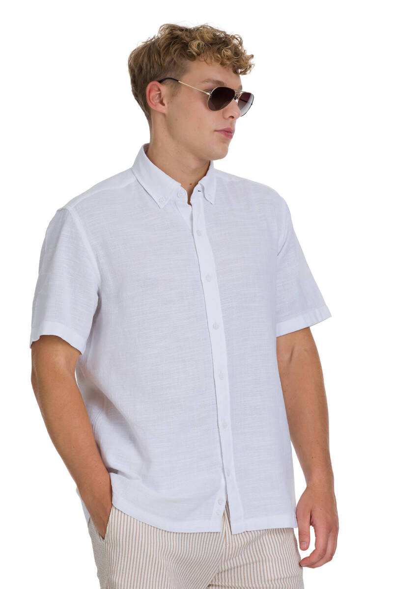 Beyaz Comfort Fit 100% Pamuk Düğmeli Yaka Kısa Kollu Pamuk Gömlek - HTML (1)