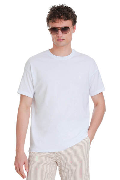 Beyaz Regular Fit 100% Pamuk Bisiklet Yaka Oversize Tişört 