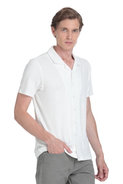Beyaz Regular Fit Apaş Yaka Gömlek 