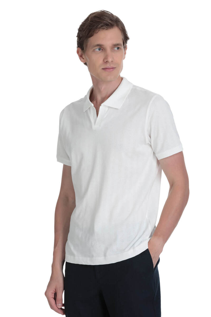 Beyaz Regular Fit Apaş Yaka Pamuklu Tişört - Hatemoğlu