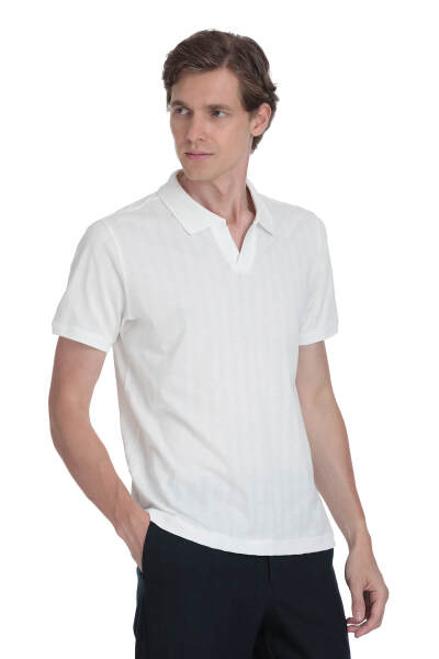 Beyaz Regular Fit Apaş Yaka Pamuklu Tişört - 3