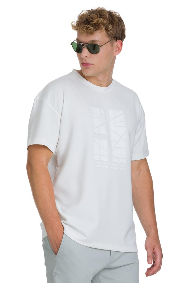 Beyaz Regular Fit Bisiklet Yaka Oversize Tişört - HTML