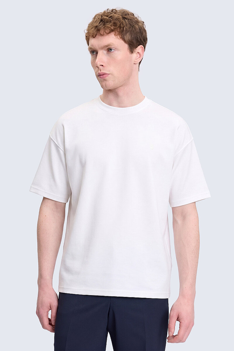 Beyaz Regular Fit Bisiklet Yaka Oversize Tişört
