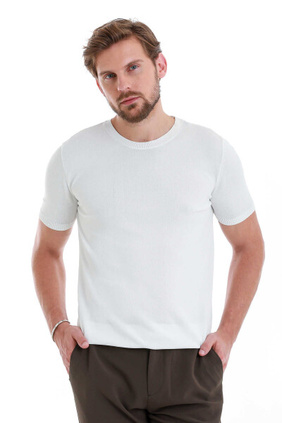Beyaz Regular Fit Bisiklet Yaka Rayon Triko Tişört 