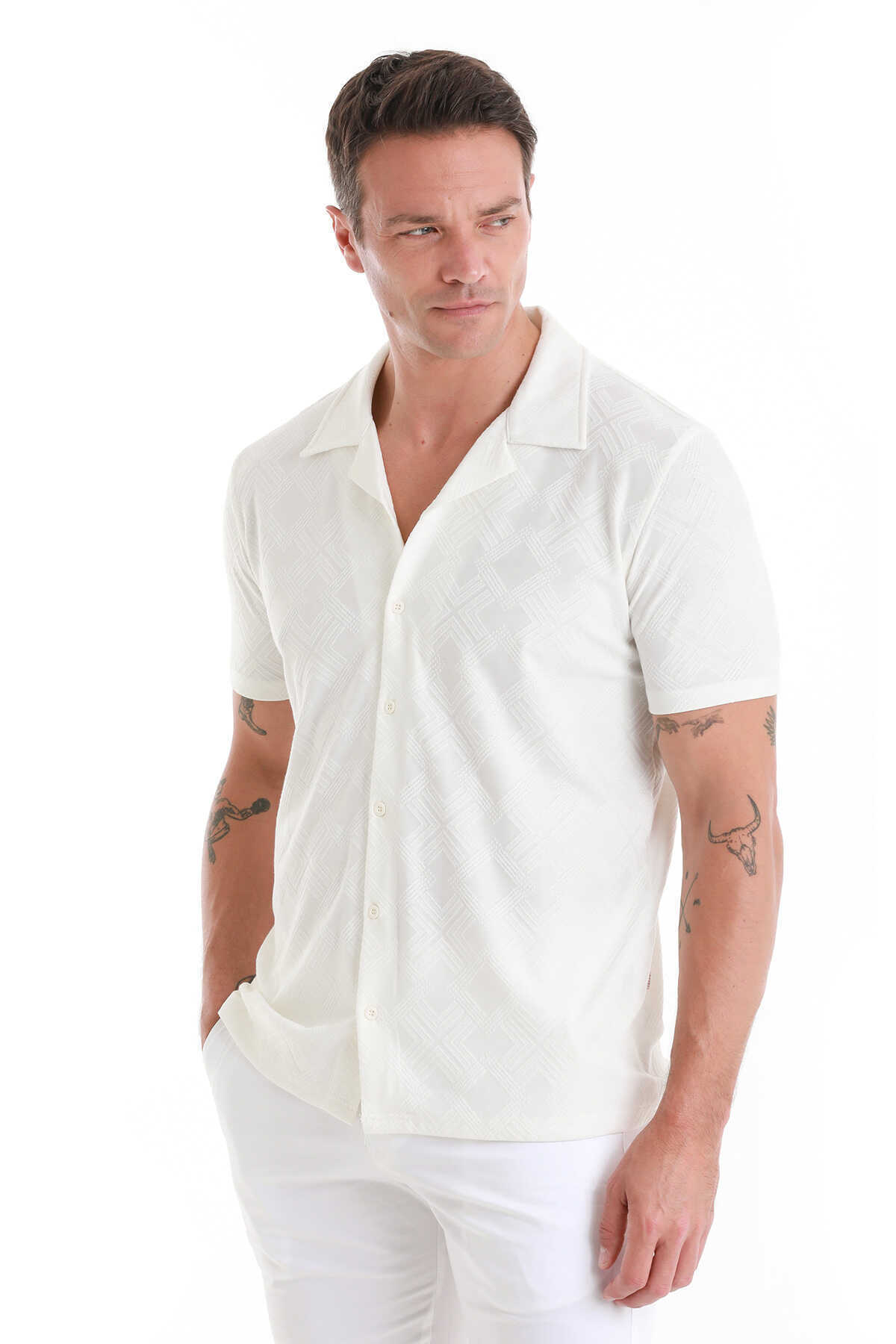 Beyaz Regular Fit Jakarlı Apaş Yaka Pamuklu Tişört - 2