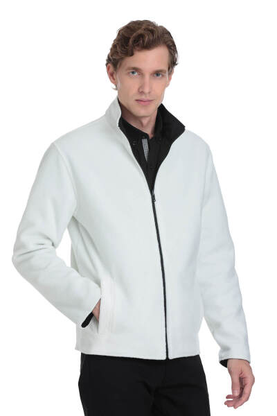 Beyaz Regular Fit Yarım Balıkçı Yaka Baharlık Mont 