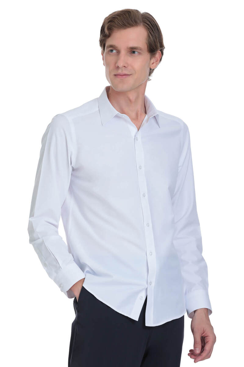 Beyaz Slim Fit Slim Yaka Pamuklu Uzun Kollu Gömlek