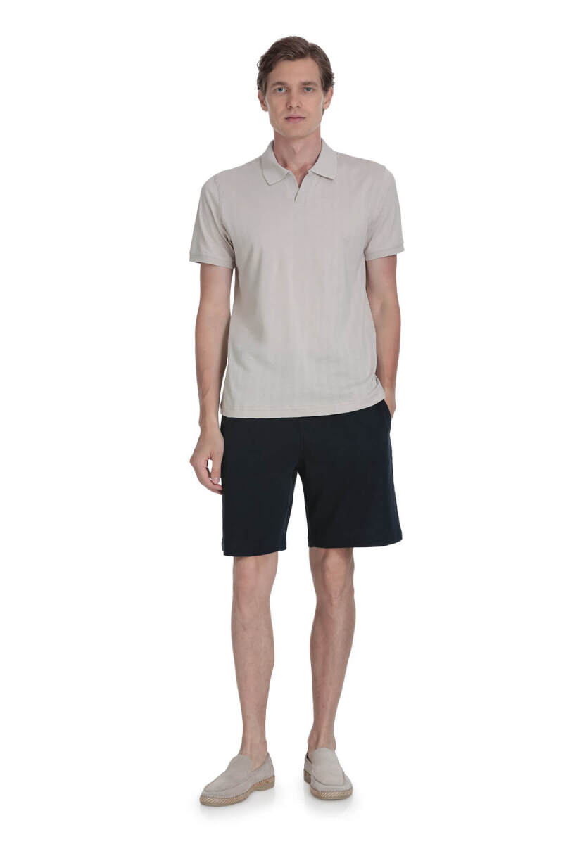 Ekru Regular Fit Apaş Yaka Pamuklu Tişört - Hatemoğlu (1)