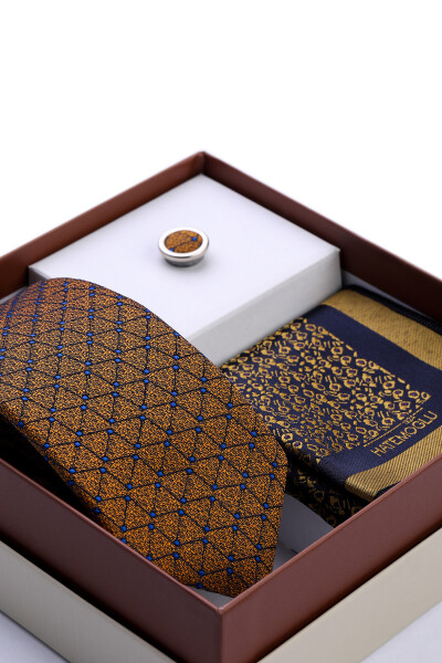 Sarı Üçlü Yaka Rozeti Kravat Mendil Set - 6