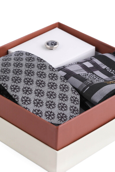 Gri Üçlü Yaka Rozeti Kravat Mendil Set - 2