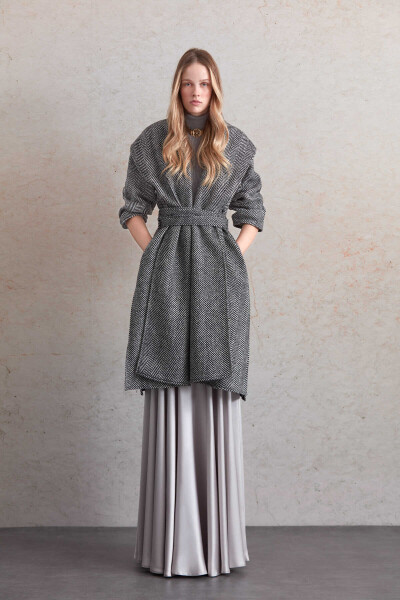 Saykı Woman Siyah Regular Fit Balık Sırtı Desenli Kemerli Yün Manto - 5