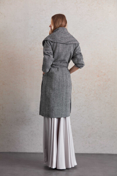 Saykı Woman Siyah Regular Fit Balık Sırtı Desenli Kemerli Yün Manto - 8