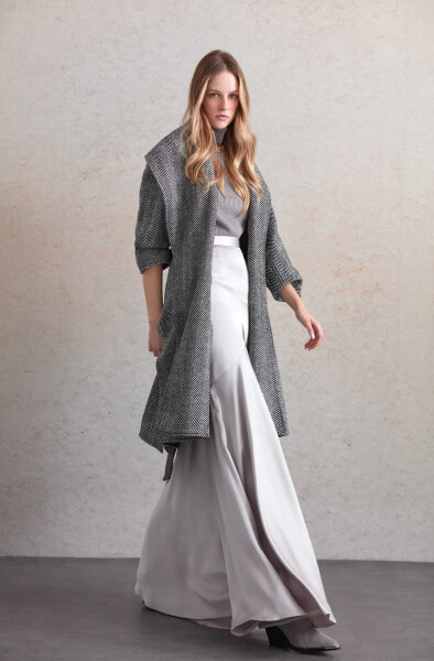 Saykı Woman Siyah Regular Fit Balık Sırtı Desenli Kemerli Yün Manto - 4