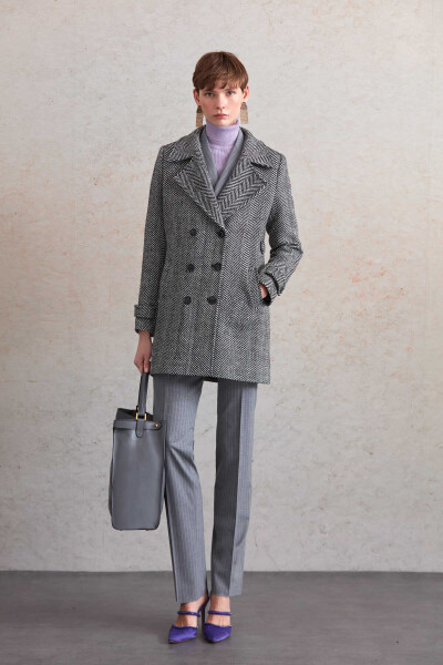 Saykı Woman Siyah Regular Fit Balıksırtı Desenli Mono Yaka Kruvaze Yün Kaban - 1