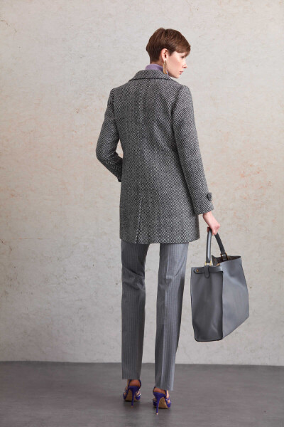 Saykı Woman Siyah Regular Fit Balıksırtı Desenli Mono Yaka Kruvaze Yün Kaban - 5