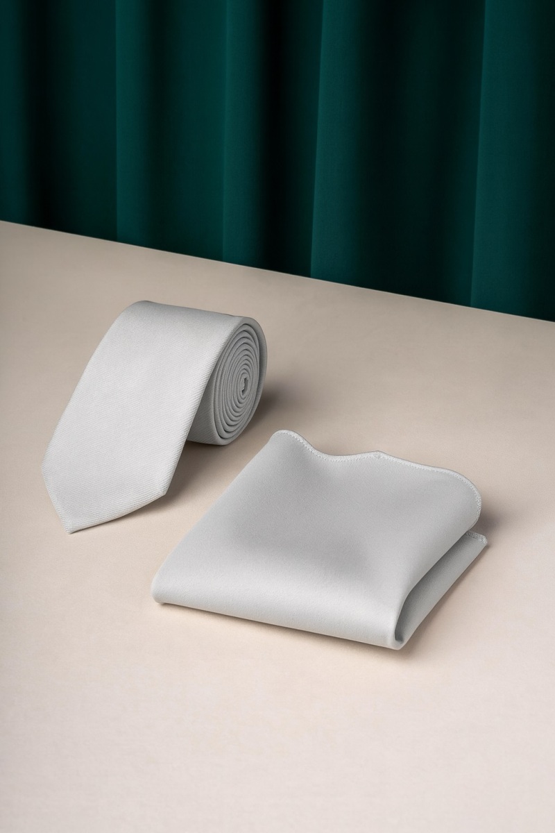 Su ve Leke Tutmayan 7 Cm Gri Kravat ve Mendil Seti - Hatemoğlu