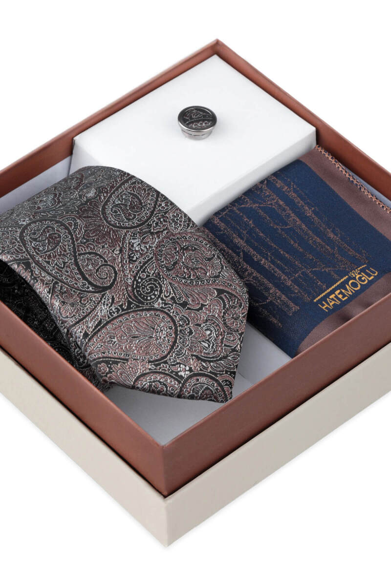 Kahverengi Kravat Mendil ve Yaka Rozeti 3'lü Set - Hatemoğlu (1)