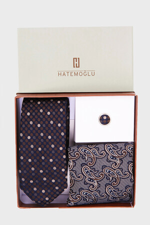 Kahverengi Yaka Pimi Kravat Mendil Set - 4
