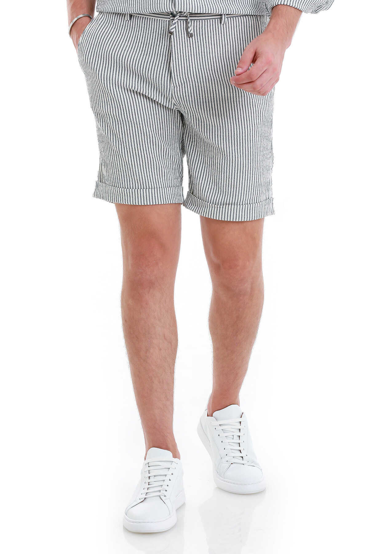 Lacivert Regular Fit Çizgili Yandan Cepli Şort - 1