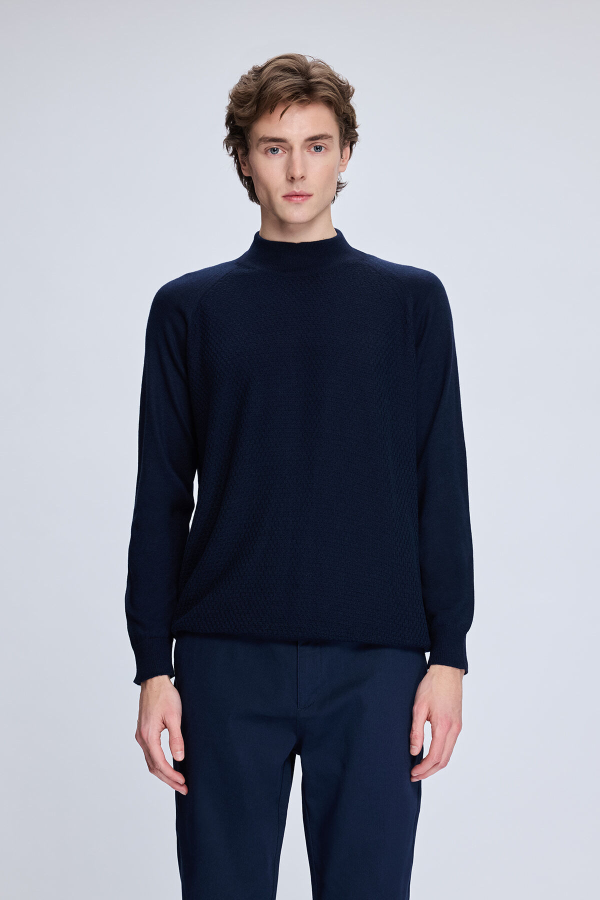 Lacivert Regular Fit Jakarlı Yarım Balıkçı Yaka Yünlü Kazak - 1