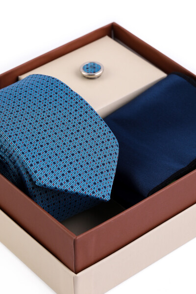 Mavi Üçlü Yaka Rozeti Kravat Mendil Set - 5