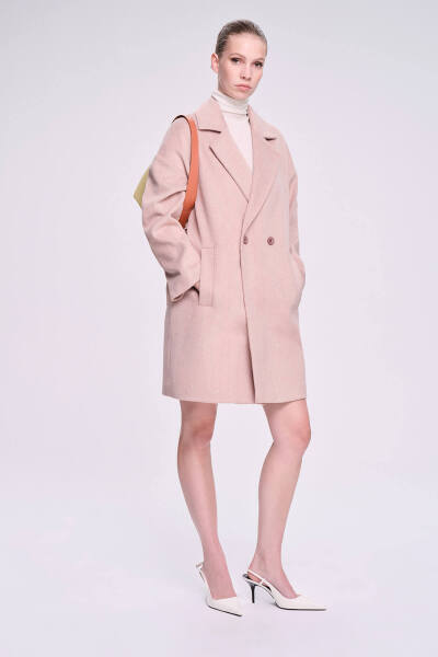 Saykı Woman Pembe Regular Fit Mono Yaka Manto 