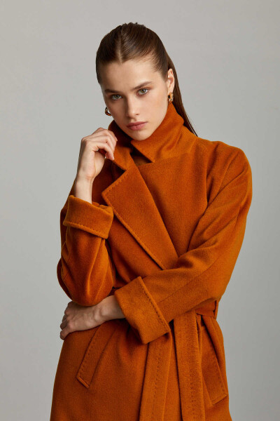 Saykı Woman Safran Regular Fit Mono Yaka Yünlü Kemerli Basic Kaşe Manto - 4