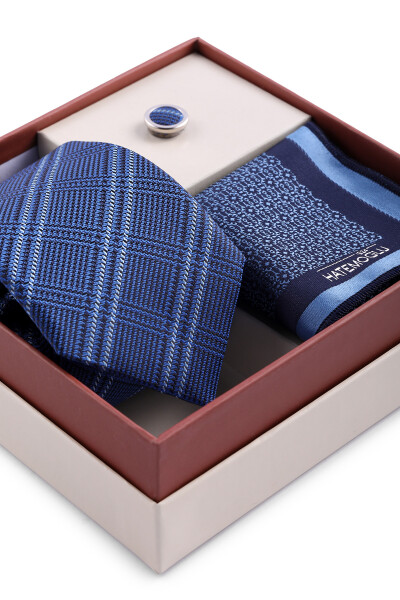 Saks Üçlü Yaka Rozeti Kravat Mendil Set - 3