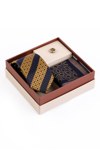 Sarı Üçlü Yaka Rozeti Kravat Mendil Set - 3