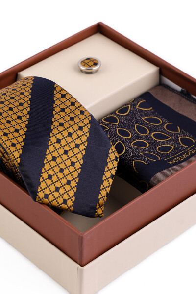 Sarı Üçlü Yaka Rozeti Kravat Mendil Set - 6