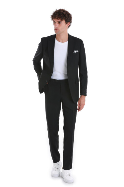 Siyah Comfort Fit Sivri Yaka Klasik Takım Elbise - 1