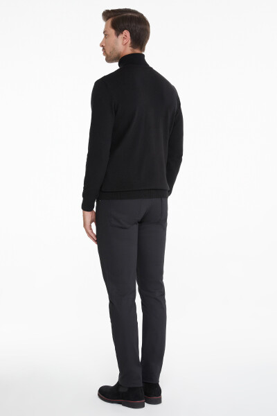 Siyah Desenli Balıkçı Yaka Triko Kazak - 5