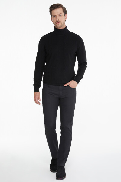 Siyah Desenli Balıkçı Yaka Triko Kazak - 12