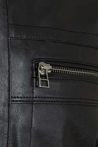 Siyah Dik Yaka Deri Görünümlü Mont - 3