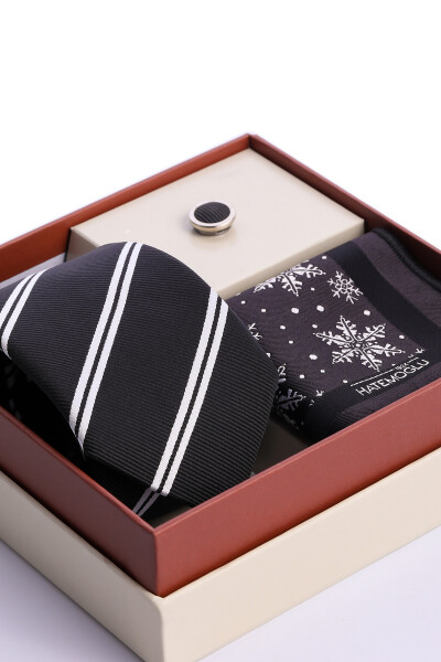 Siyah Üçlü Yaka Rozeti Kravat Mendil Set - 3