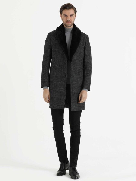 Siyah Kürklü Palto - 2