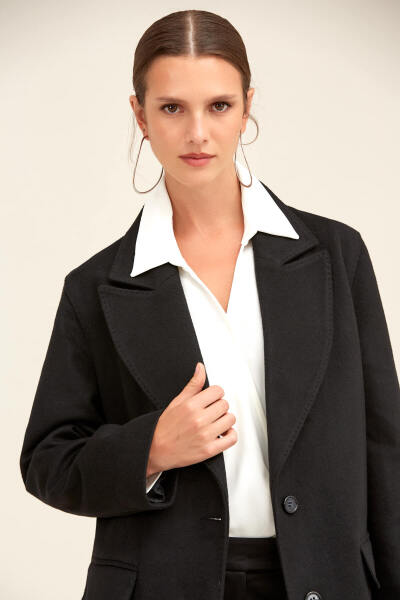 Saykı Woman Siyah Regular Fit Ceket Yaka Kaşe Oversize Manto - 9