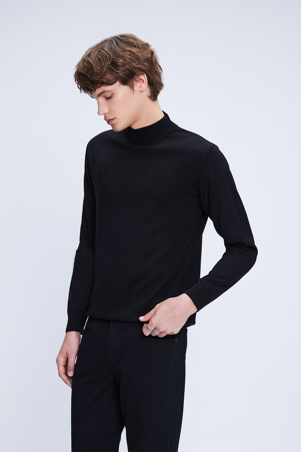 Siyah Regular Fit Düz Yarım Balıkçı Yaka Yünlü Triko Kazak - 3
