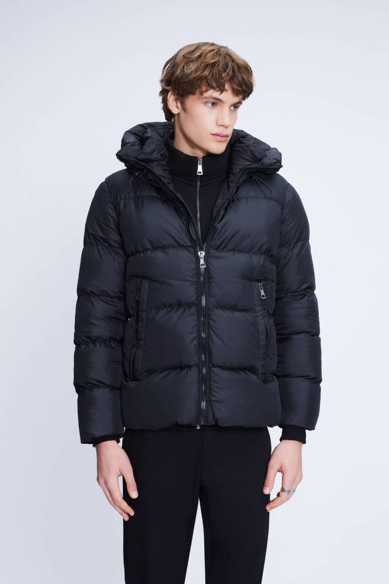 Siyah Regular Fit Hakim Yaka Kapüşonlu Şişme Mont - Hatemoğlu