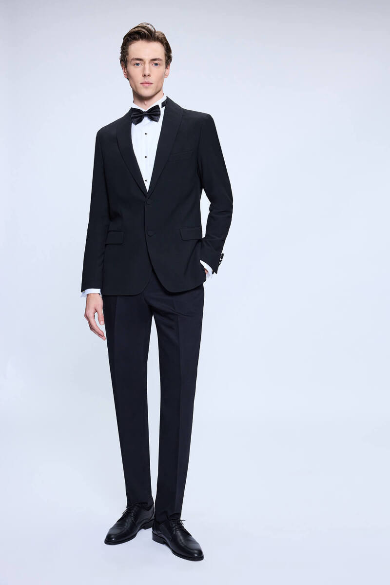 Siyah Slim Fit Sivri Yaka Damatlık