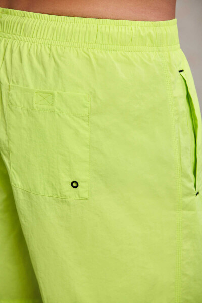 Yeşil Dinamik Fit Düz Yandan Cep Deniz Şortu - 6