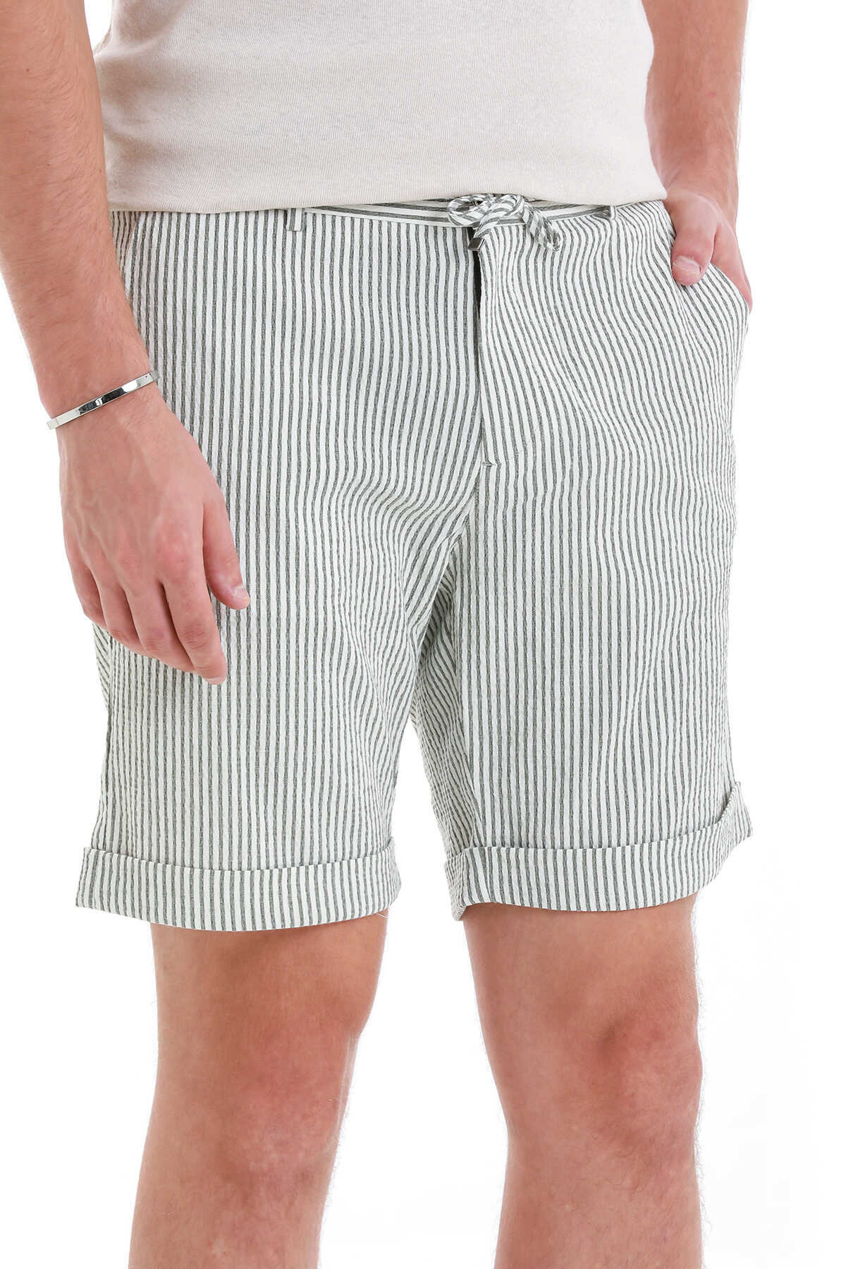 Yeşil Regular Fit Çizgili Yandan Cepli Şort - 5